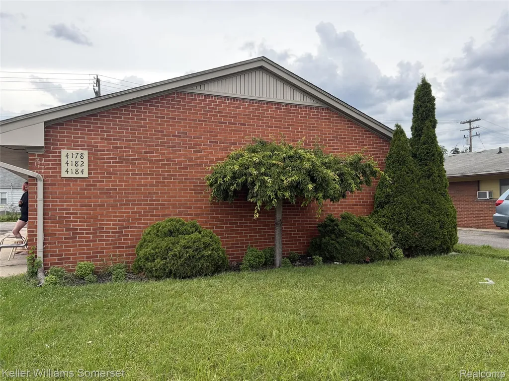 4186 Drouillard Street Lincoln Park City MI 48146