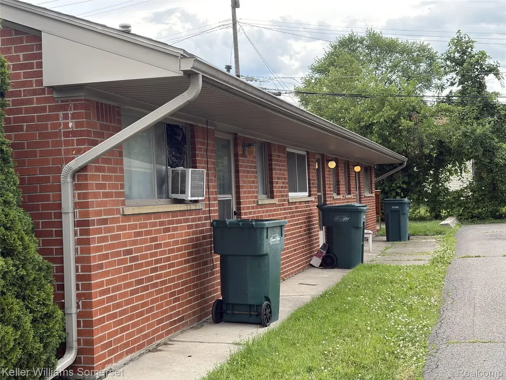 4186 Drouillard Street Lincoln Park City MI 48146