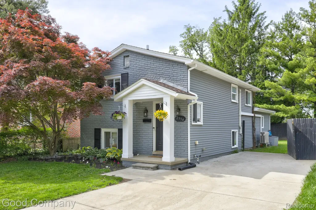 2954 Harvard Road Berkley City MI 48072