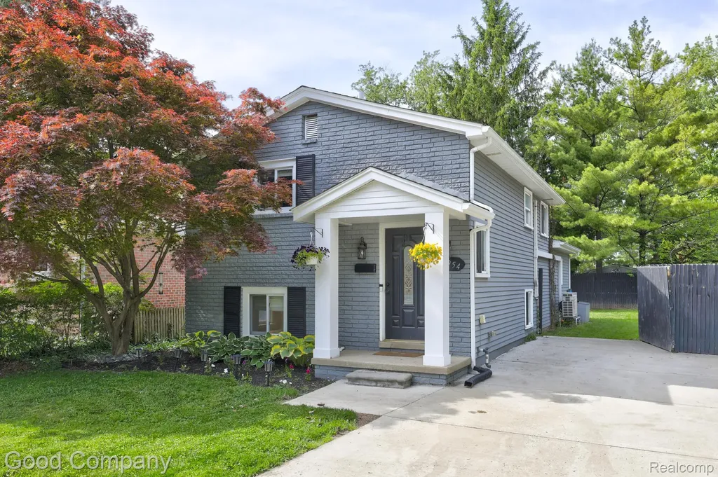 2954 Harvard Road Berkley City MI 48072