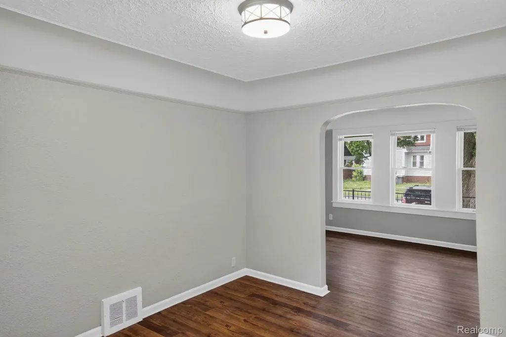 9297 Mckinney Street Detroit City MI 48224