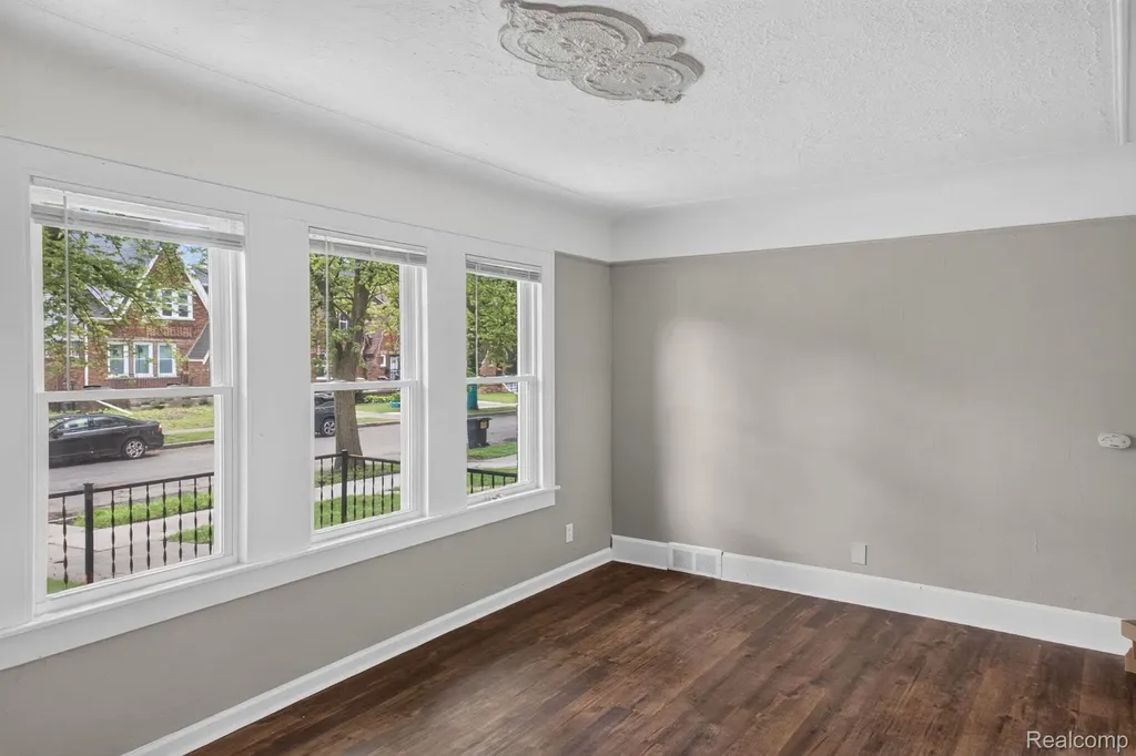 9297 Mckinney Street Detroit City MI 48224