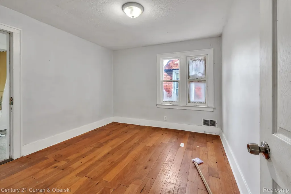 16523 Log Cabin Street Detroit City MI 48203