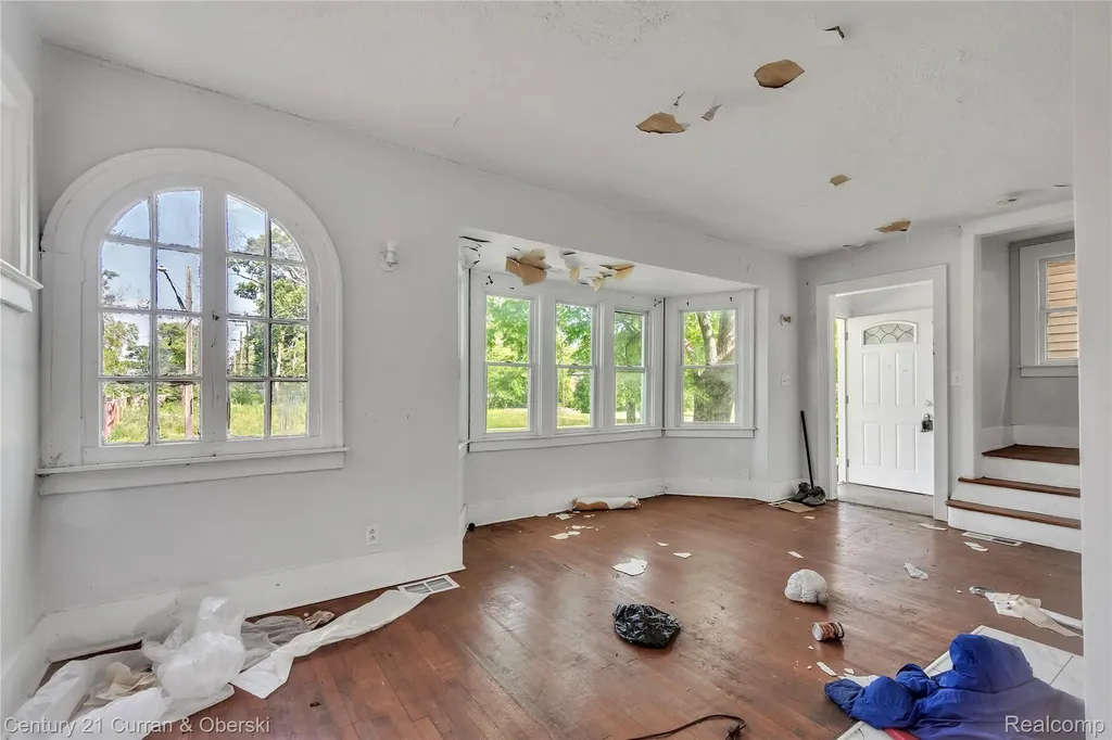 16523 Log Cabin Street Detroit City MI 48203