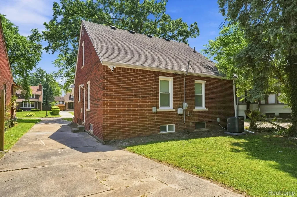 50 Eason Street Detroit City MI 48203