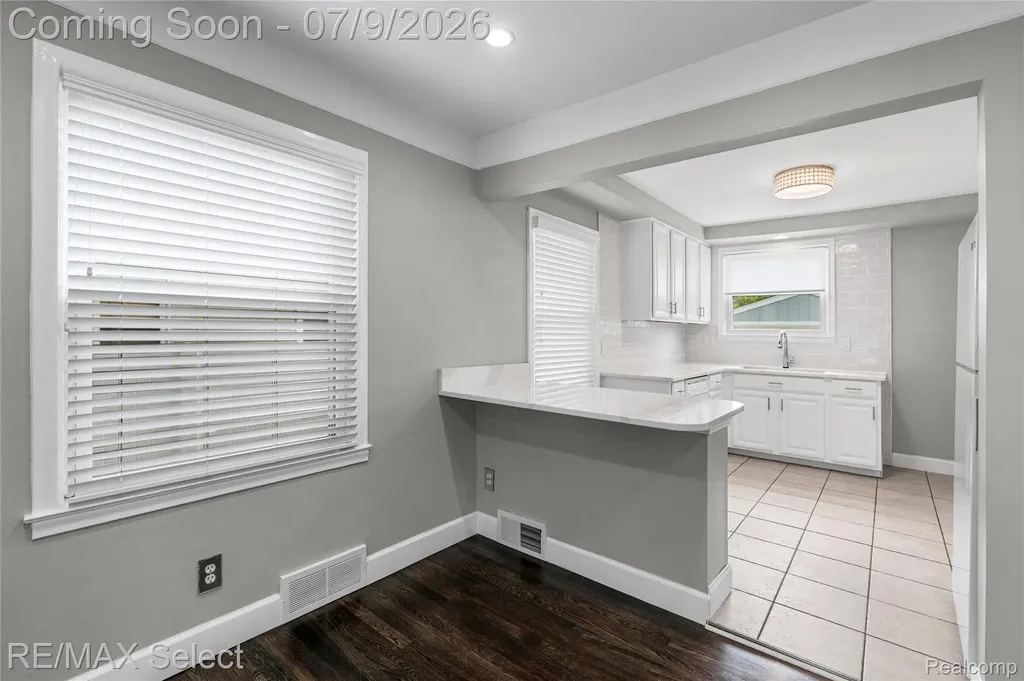 609 N Connecticut Avenue Royal Oak City MI 48067
