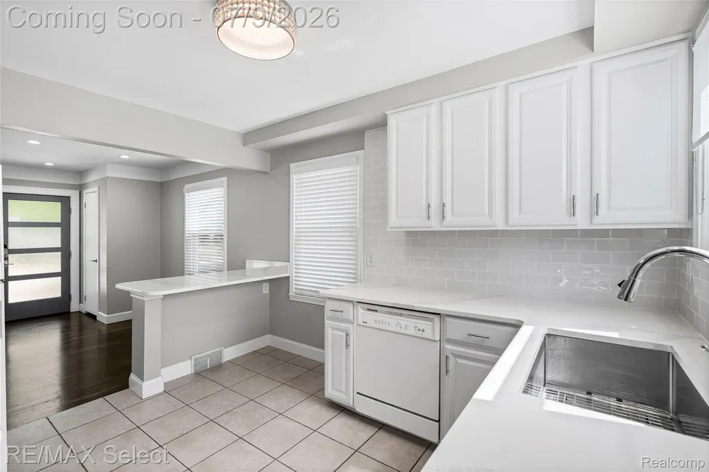 609 N Connecticut Avenue Royal Oak City MI 48067