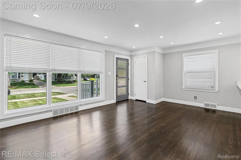 609 N Connecticut Avenue Royal Oak City MI 48067