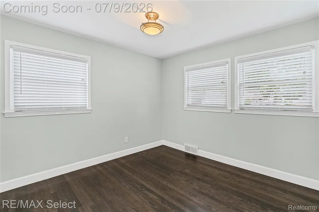 609 N Connecticut Avenue Royal Oak City MI 48067