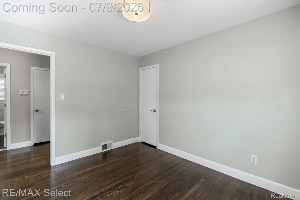 609 N Connecticut Avenue Royal Oak City MI 48067