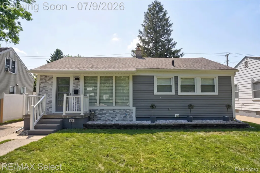 609 N Connecticut Avenue Royal Oak City MI 48067