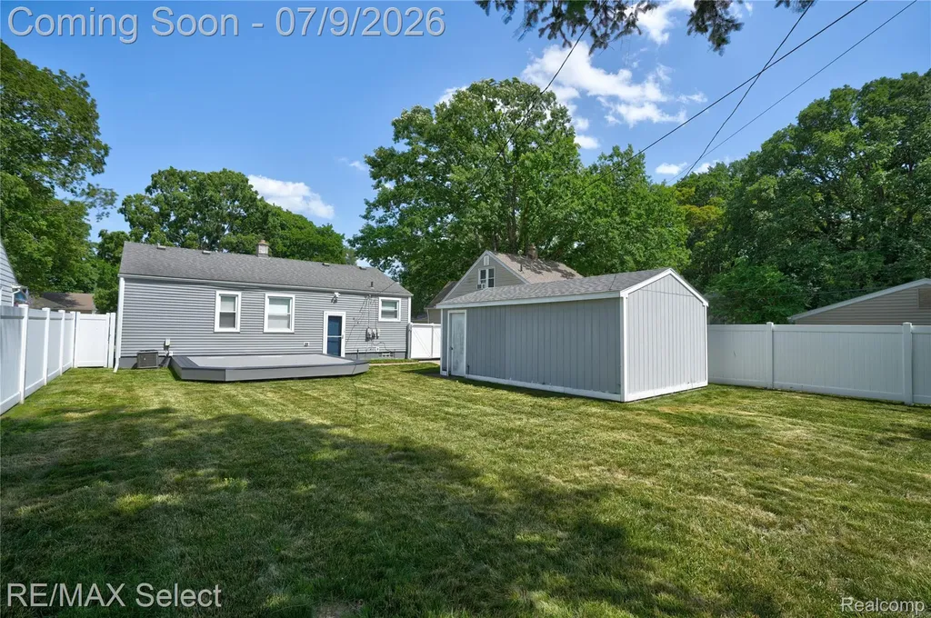 609 N Connecticut Avenue Royal Oak City MI 48067
