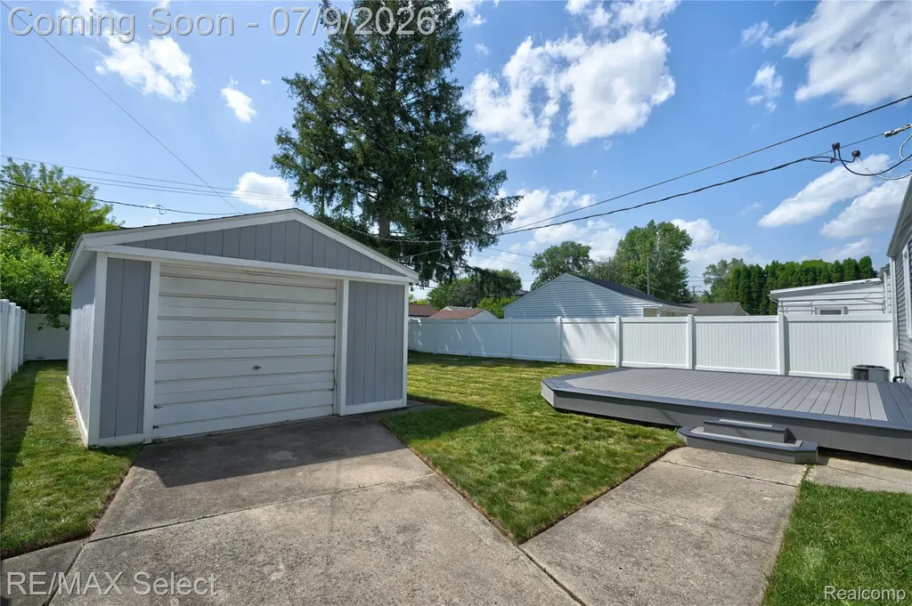609 N Connecticut Avenue Royal Oak City MI 48067