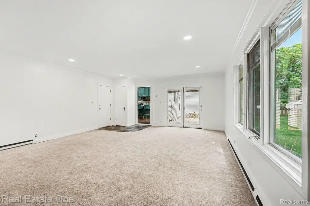 2711 Red Arrow Drive Commerce Charter Township MI 48382