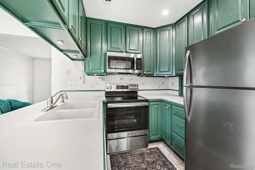 2711 Red Arrow Drive Commerce Charter Township MI 48382
