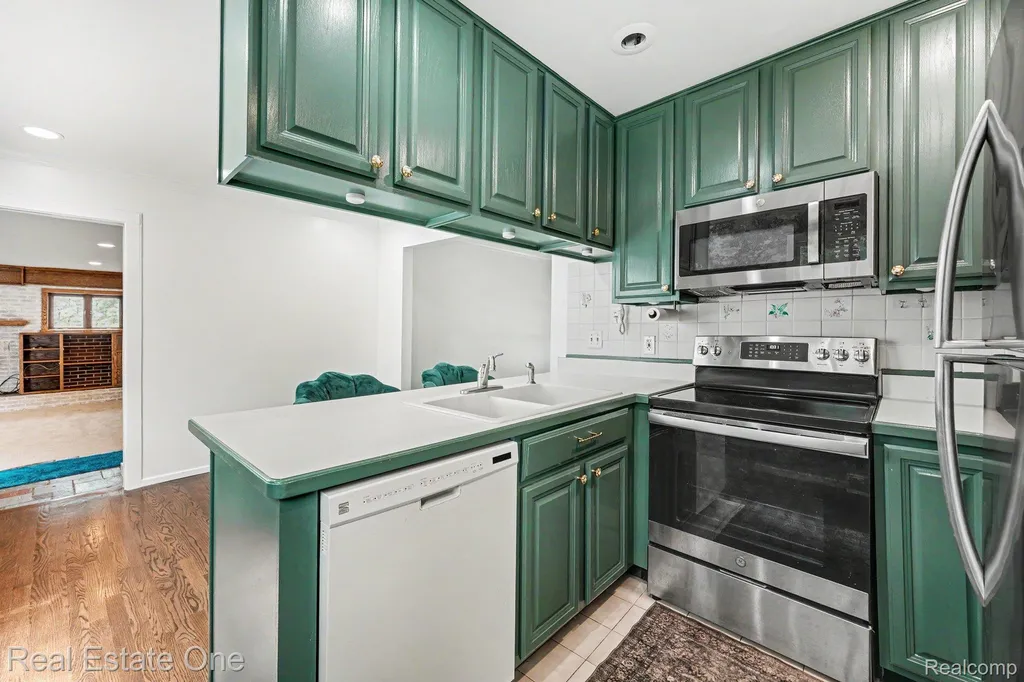2711 Red Arrow Drive Commerce Charter Township MI 48382