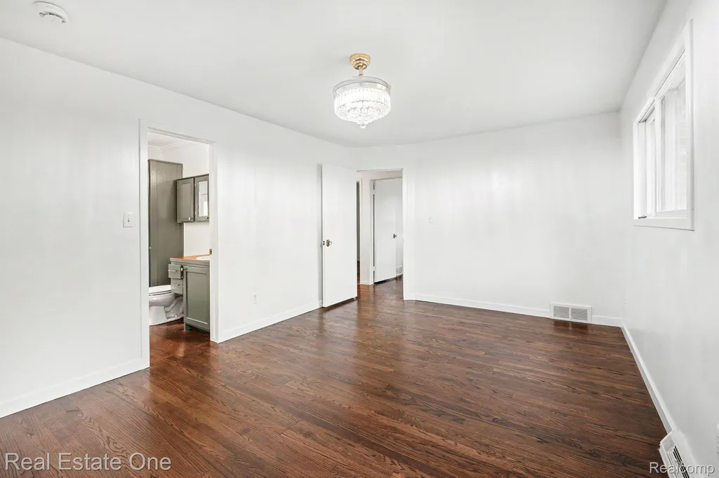 2711 Red Arrow Drive Commerce Charter Township MI 48382