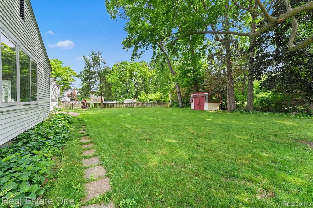 2711 Red Arrow Drive Commerce Charter Township MI 48382