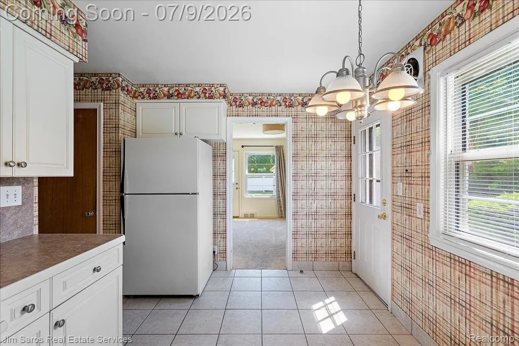 1010 Nottingham Road Grosse Pointe Park City MI 48230