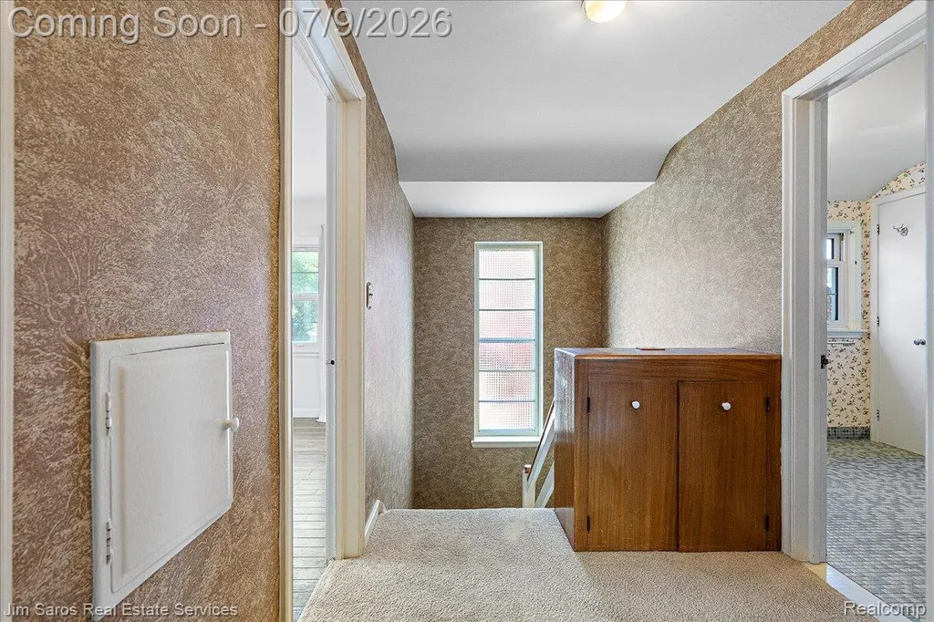 1010 Nottingham Road Grosse Pointe Park City MI 48230