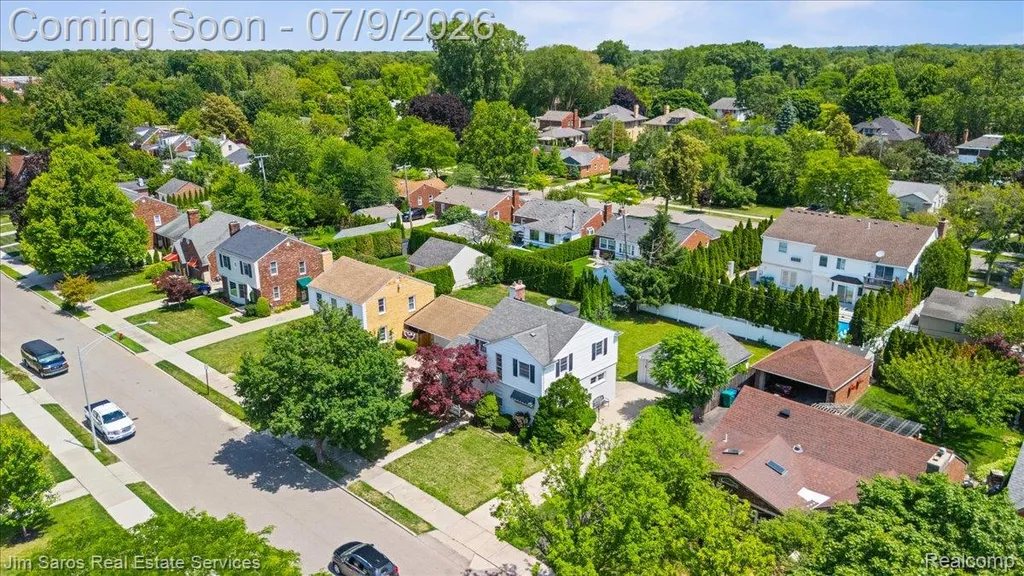 1010 Nottingham Road Grosse Pointe Park City MI 48230