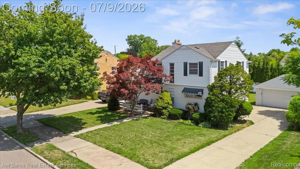 1010 Nottingham Road Grosse Pointe Park City MI 48230