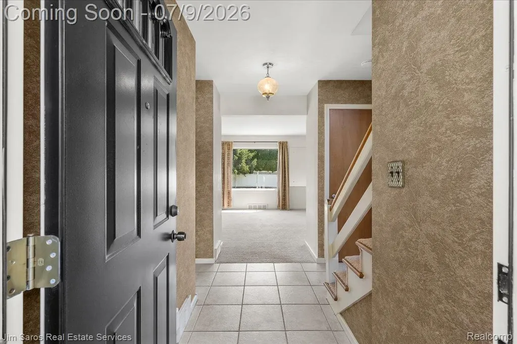 1010 Nottingham Road Grosse Pointe Park City MI 48230