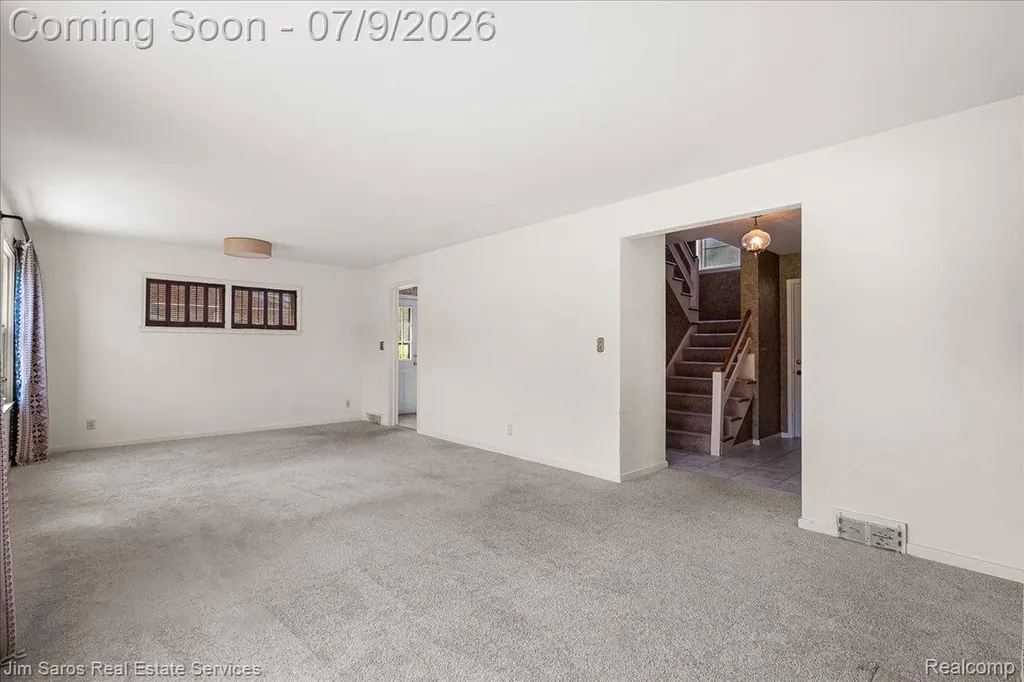1010 Nottingham Road Grosse Pointe Park City MI 48230