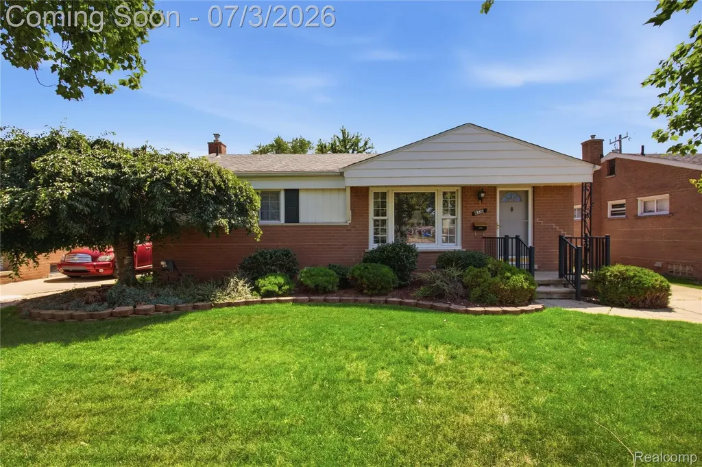 8516 Perrin Avenue Westland City MI 48185