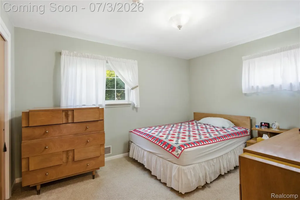 8516 Perrin Avenue Westland City MI 48185