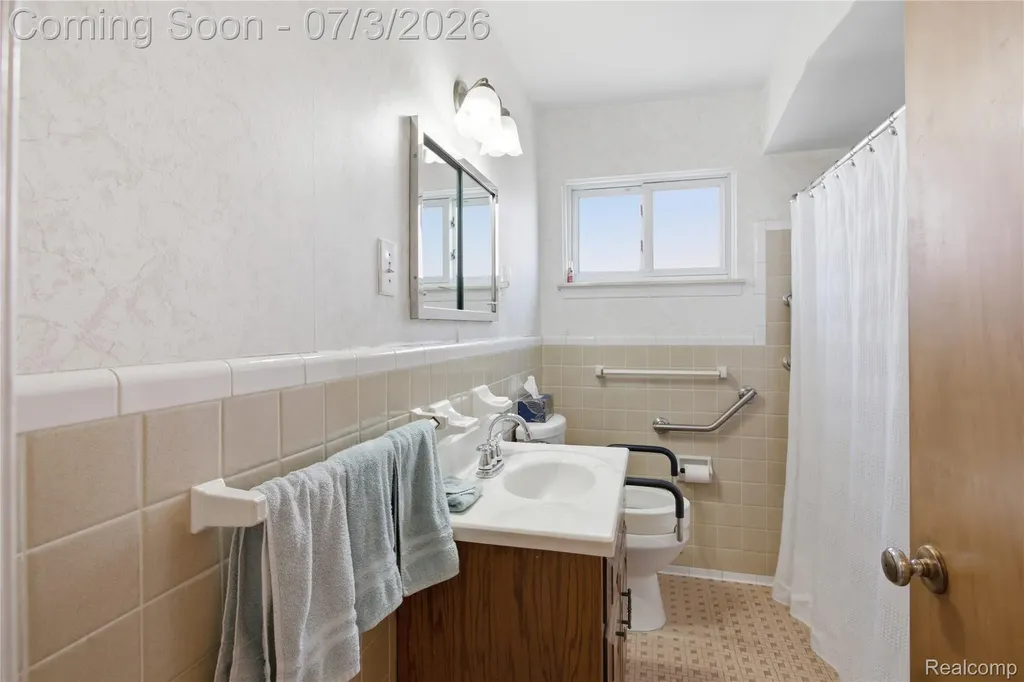 8516 Perrin Avenue Westland City MI 48185