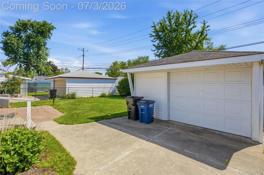 8516 Perrin Avenue Westland City MI 48185