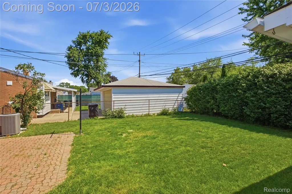 8516 Perrin Avenue Westland City MI 48185