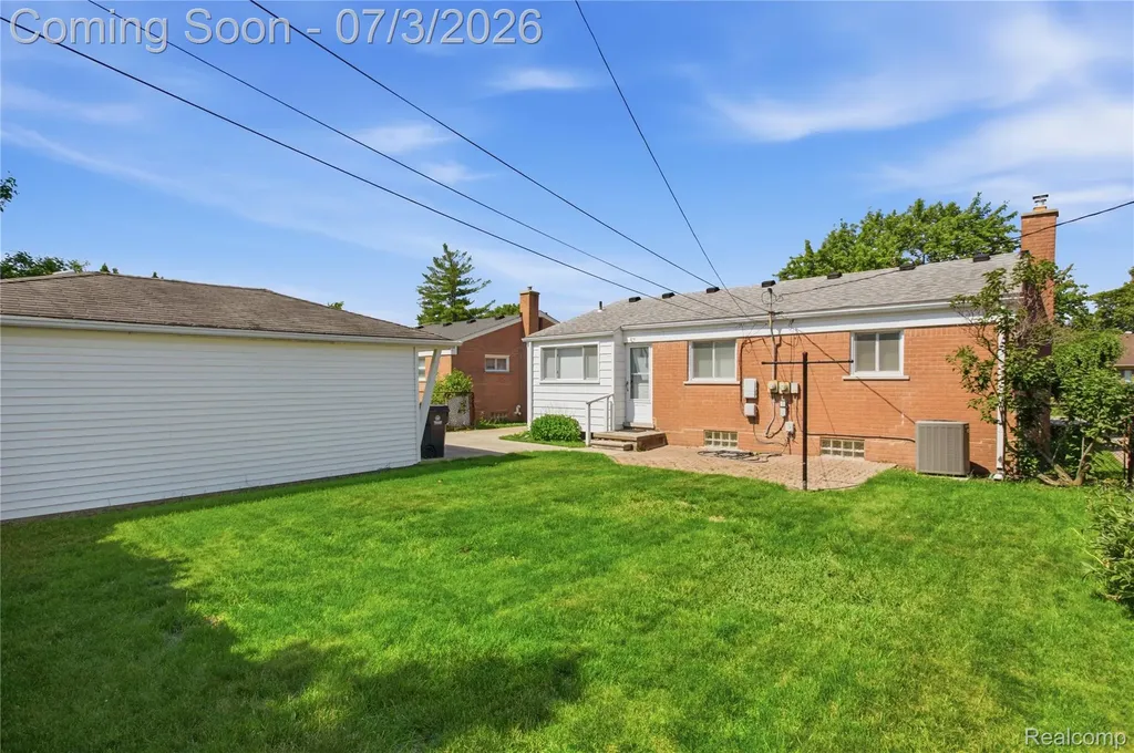 8516 Perrin Avenue Westland City MI 48185