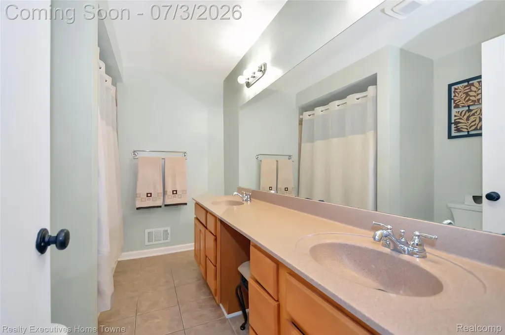 4721 Parent Avenue Warren City MI 48092