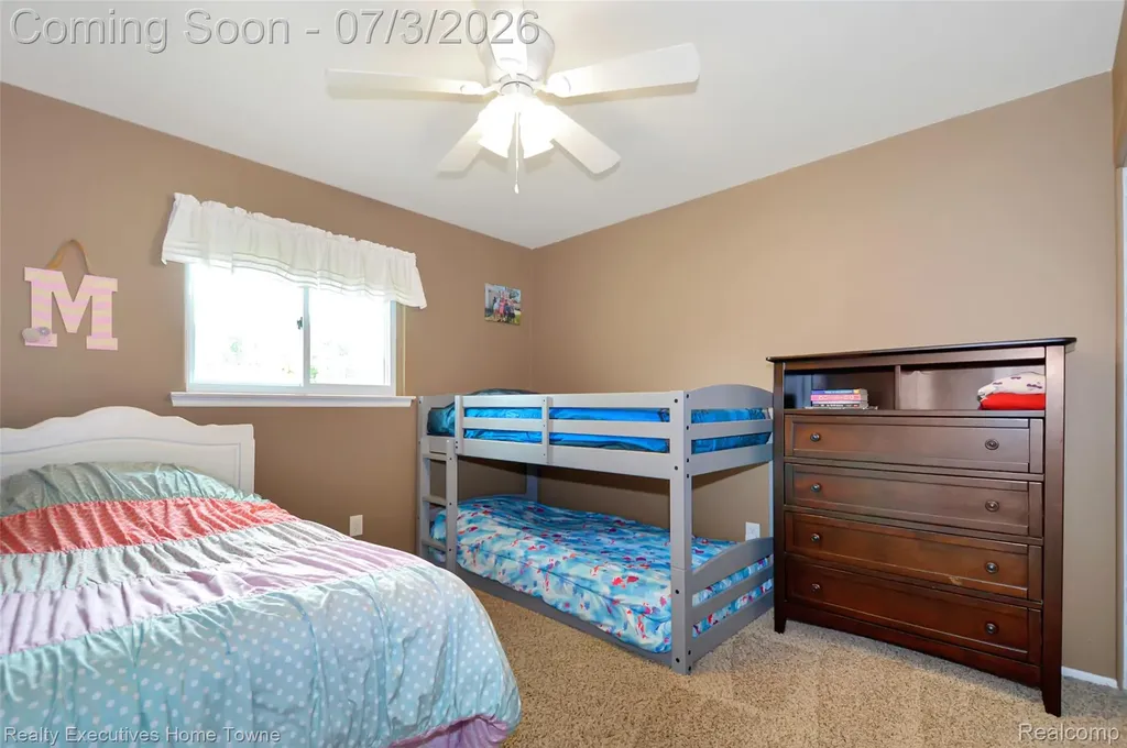 4721 Parent Avenue Warren City MI 48092