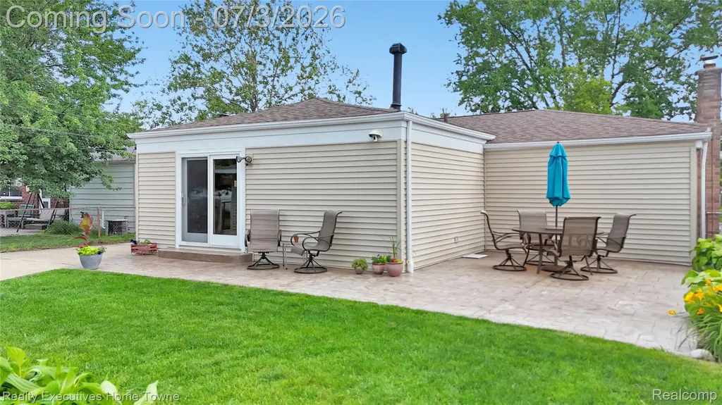 4721 Parent Avenue Warren City MI 48092