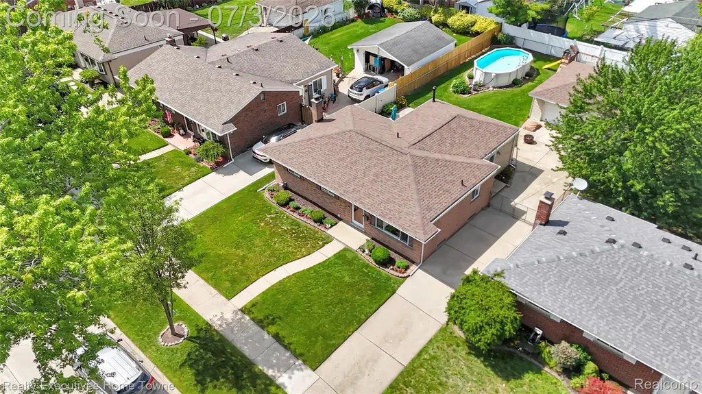 4721 Parent Avenue Warren City MI 48092