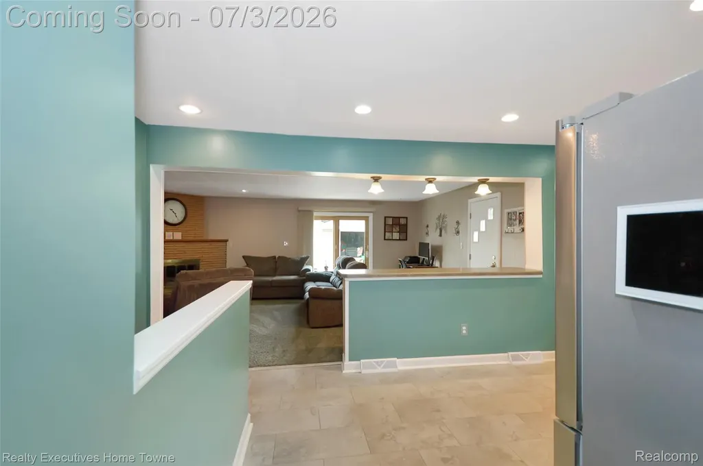 4721 Parent Avenue Warren City MI 48092