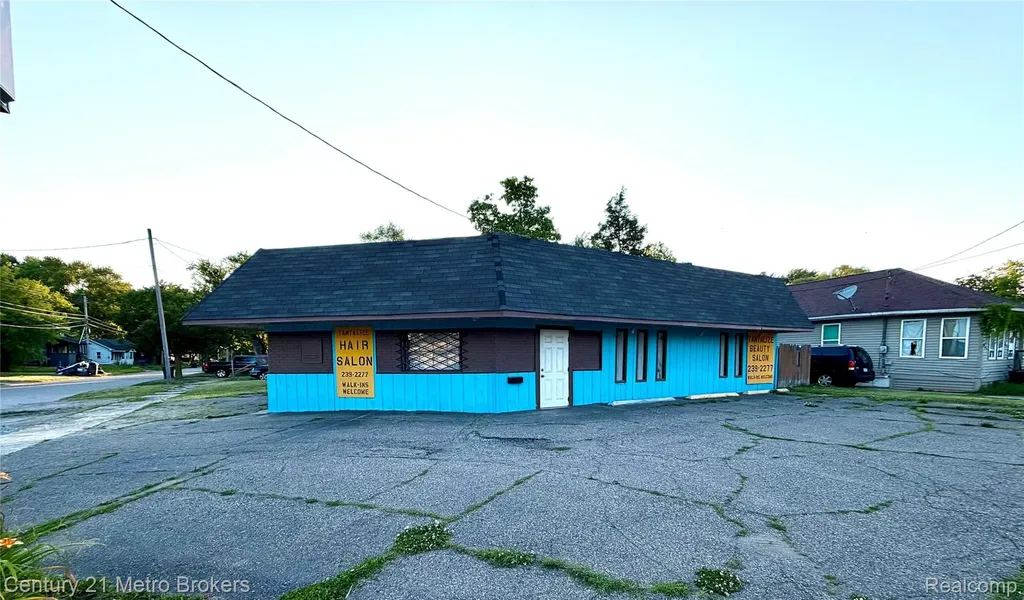 4126 W Fenton Road Flint Charter Township MI 48507