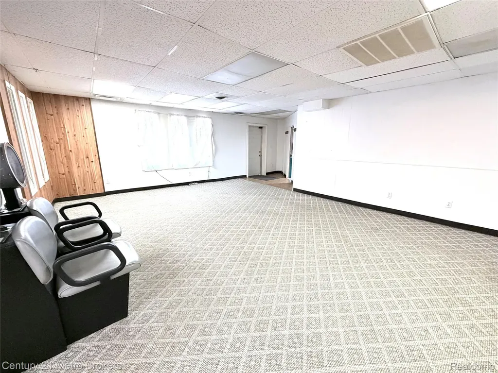4126 W Fenton Road Flint Charter Township MI 48507