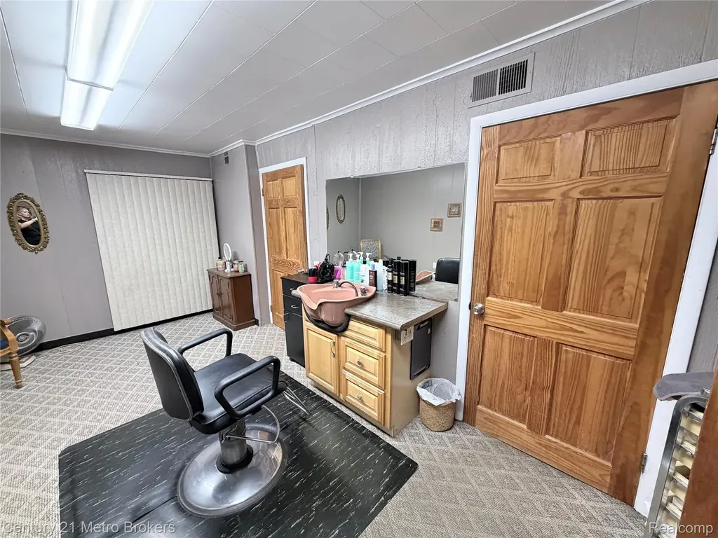 4126 W Fenton Road Flint Charter Township MI 48507