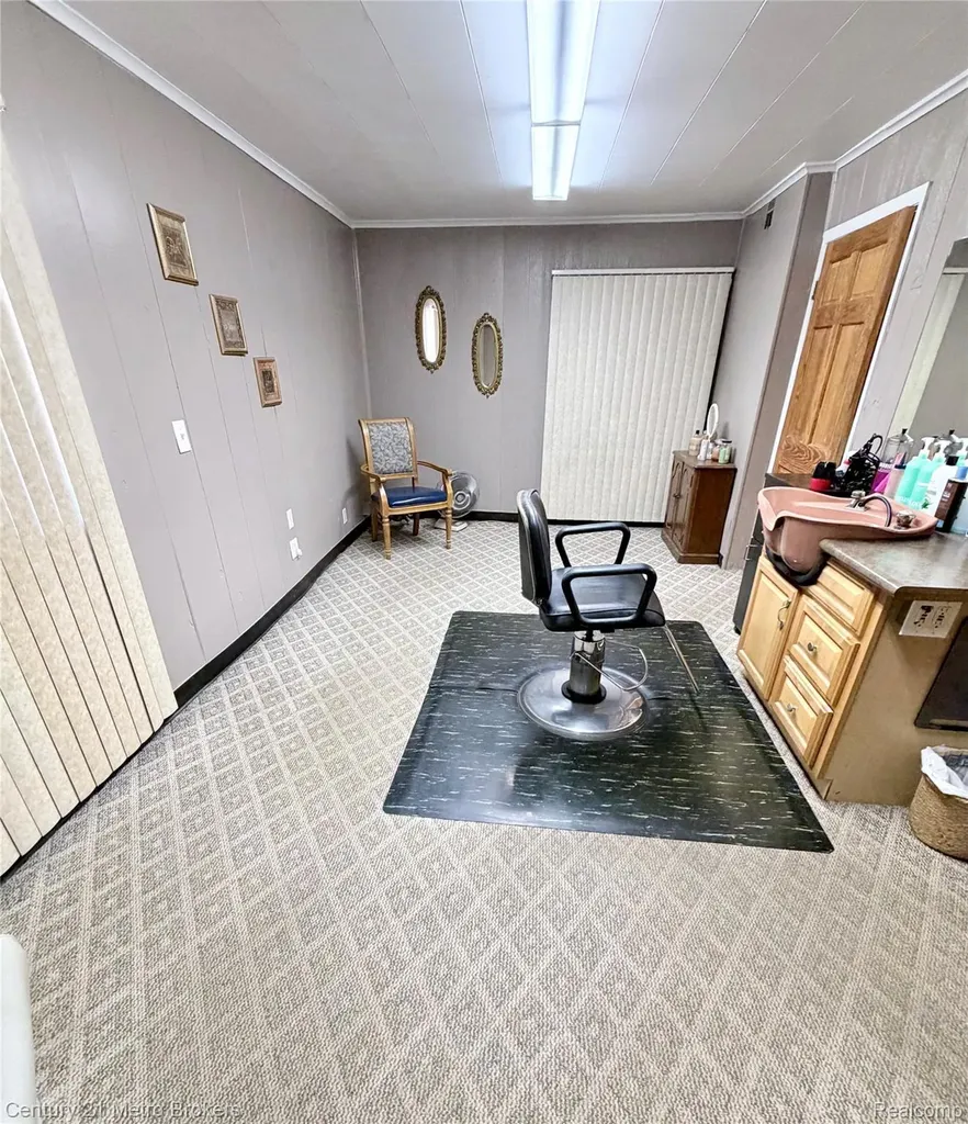 4126 W Fenton Road Flint Charter Township MI 48507