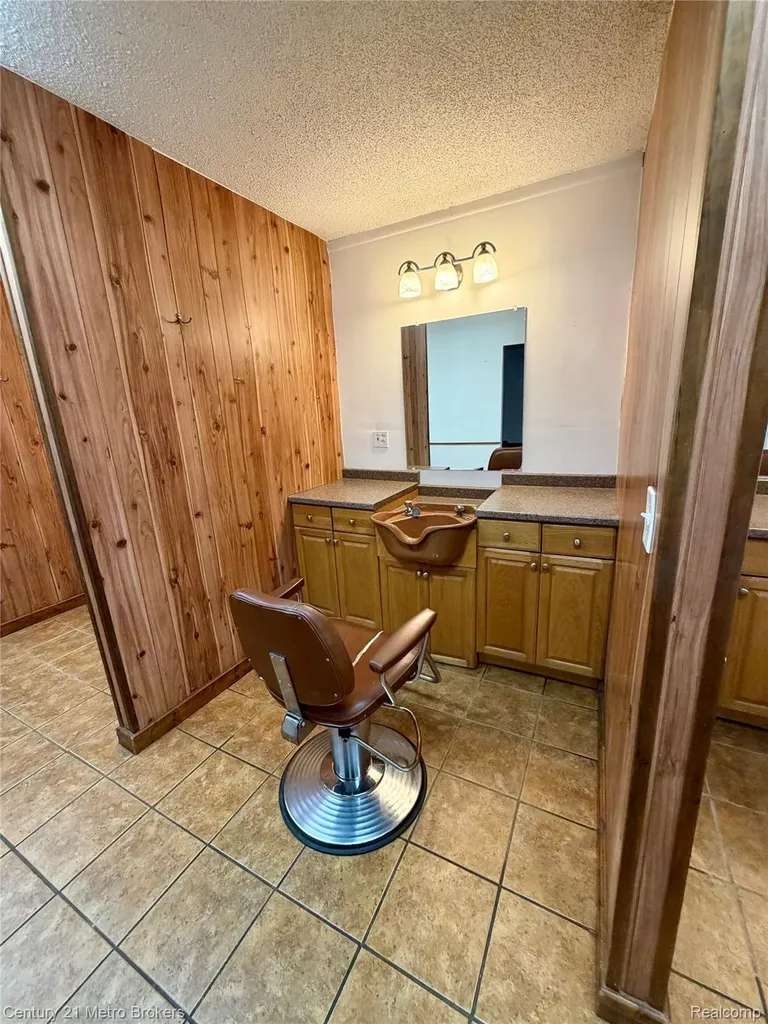 4126 W Fenton Road Flint Charter Township MI 48507