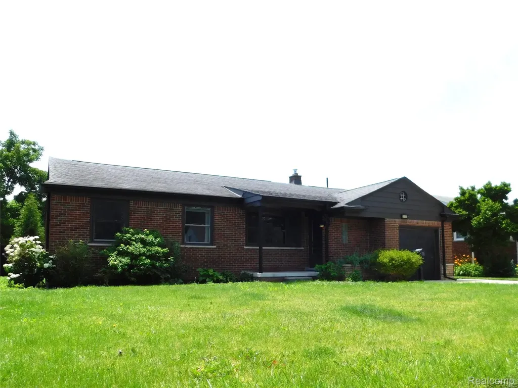 16740 College Fraser City MI 48026
