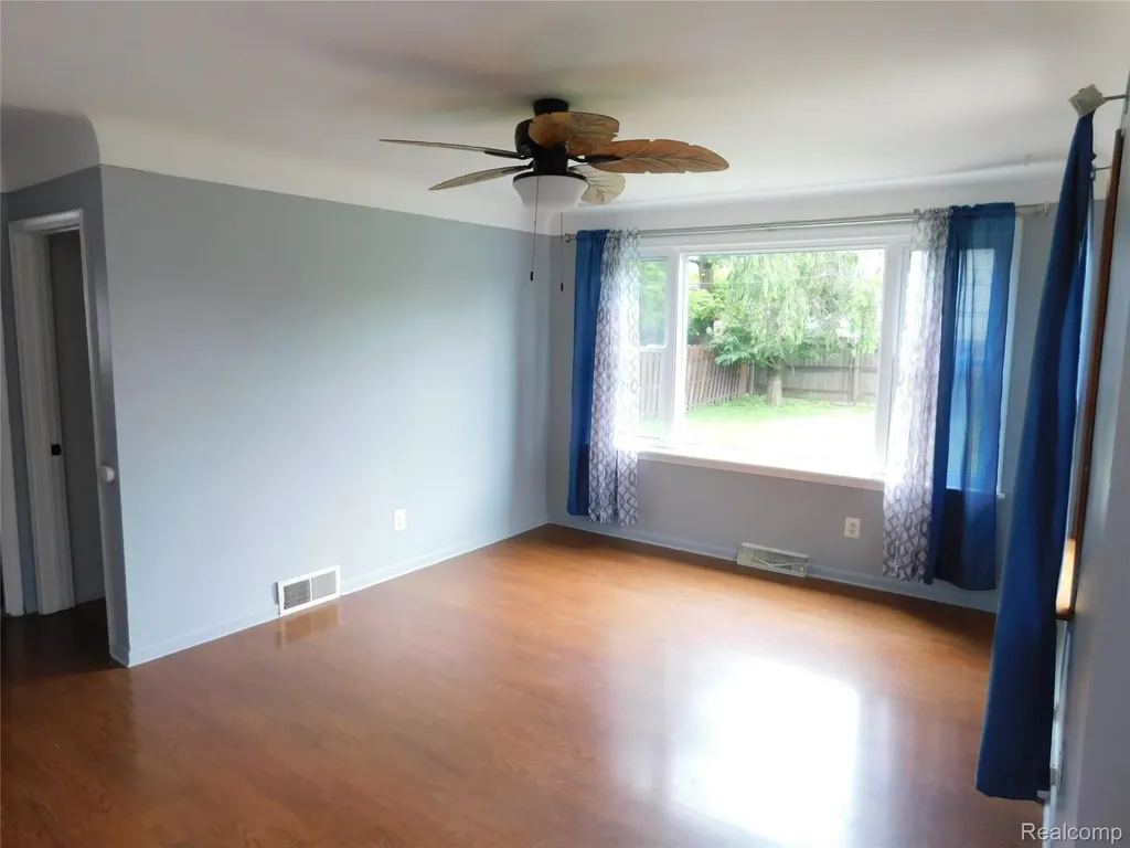 16740 College Fraser City MI 48026