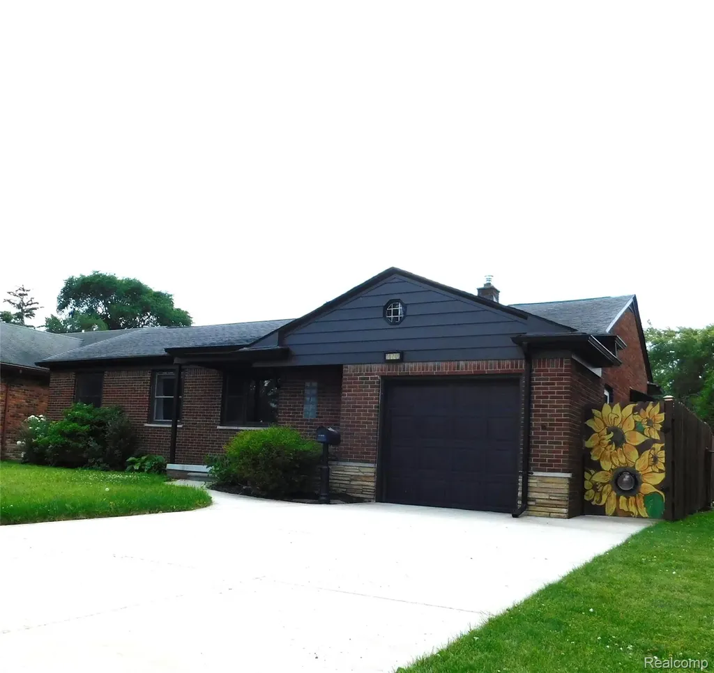 16740 College Fraser City MI 48026