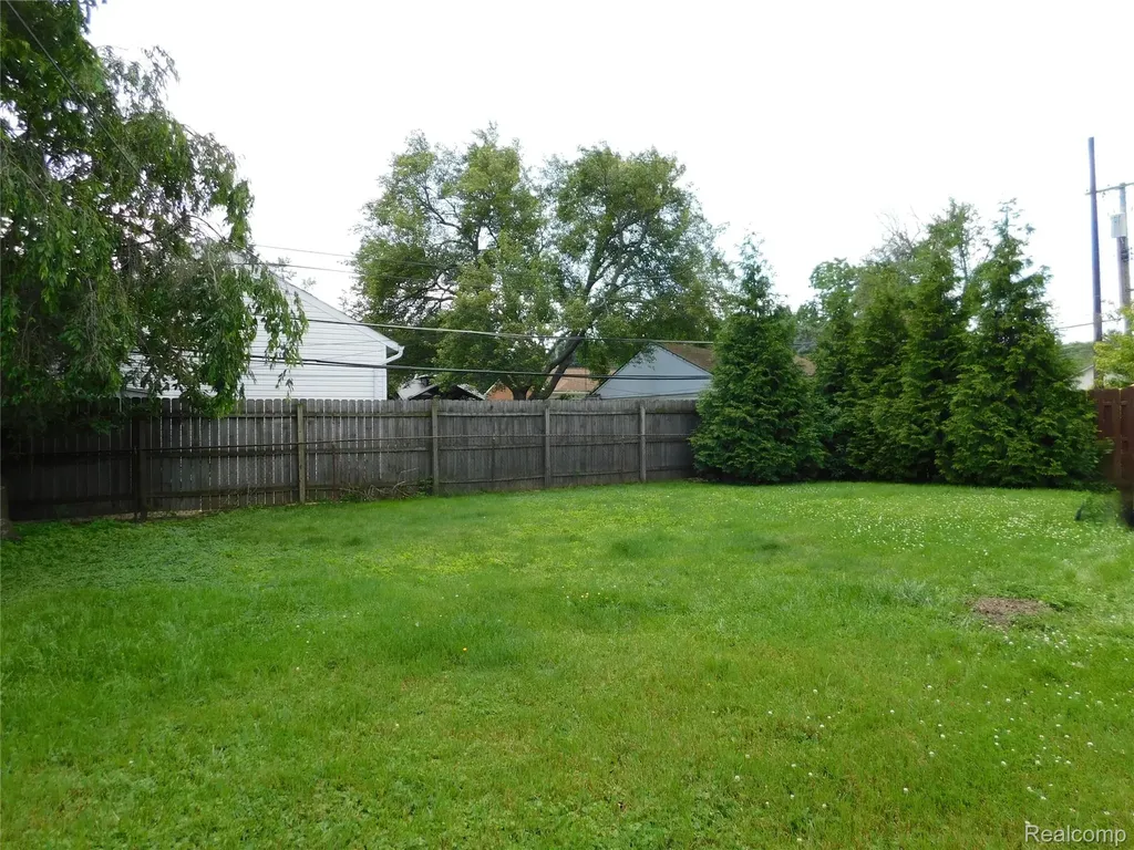 16740 College Fraser City MI 48026