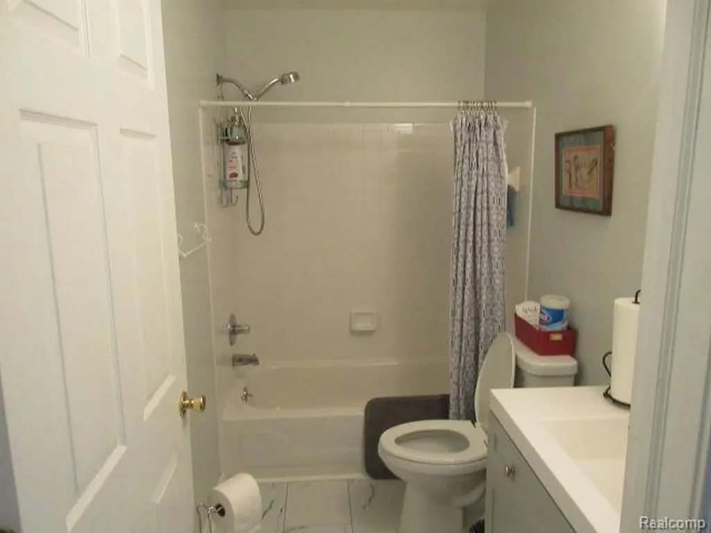 33882 Lipke Street Clinton Charter Township MI 48035