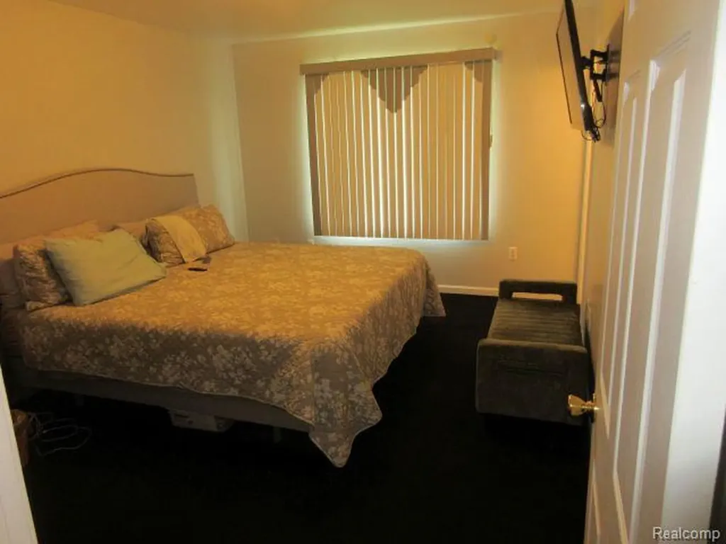 33882 Lipke Street Clinton Charter Township MI 48035